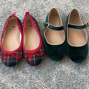 Two toddler girl holiday flats